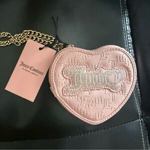 NWT Juicy Couture Heart-Shaped Pink Diamond String of Pearls Zip Around
